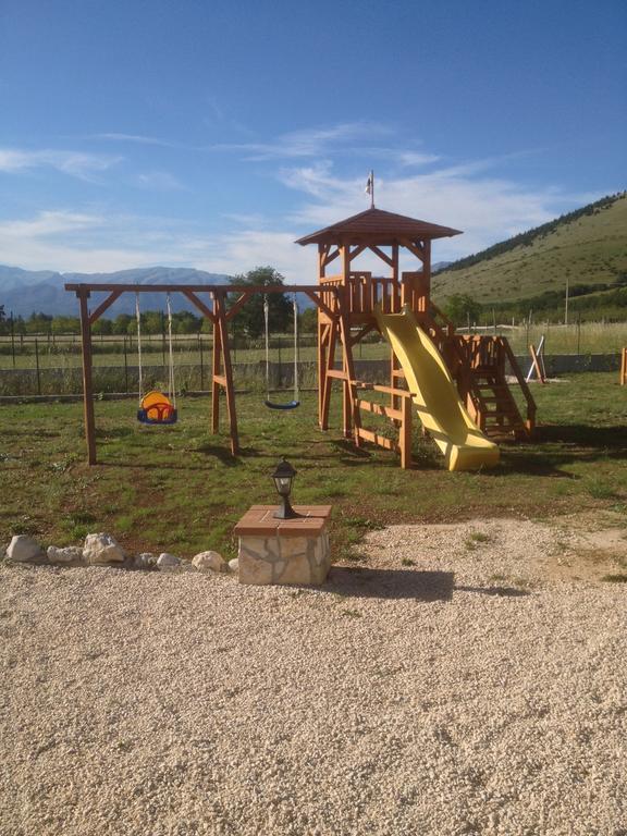 Bed and Breakfast La Collina Di Peppino Trasacco Exterior foto